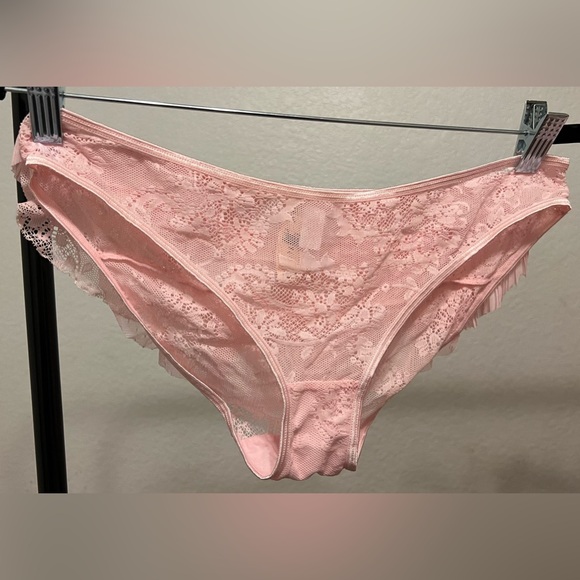 Vintage Victoria’s Secret Pink Lace and ruffle bra and panty - Picture 1 of 3